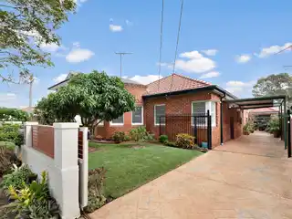 Charming Home with Gardens and Alfresco Entertaining
