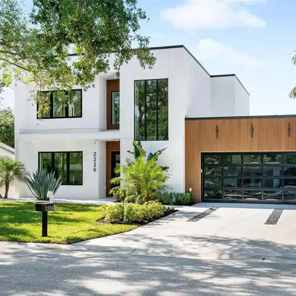 ELEGANCE AND COMFORT WITH MODERN REFINEMENT