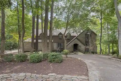 Charming Cul-De-Sac Home with Creek Views