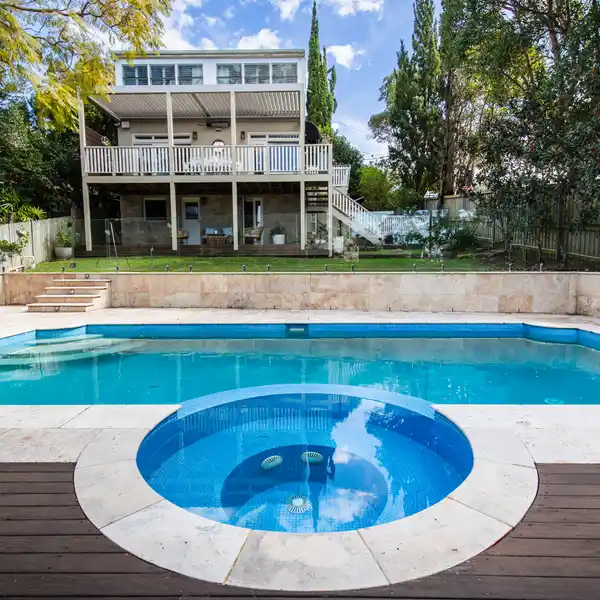 METICULOUSLY RENOVATED RESIDENCE
