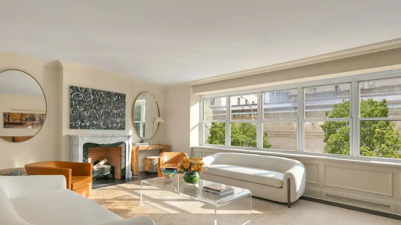 Sophisticated Turn-key Fifth Avenue Cooperative