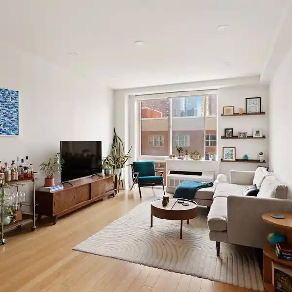LUXURIOUS DUPLEX PENTHOUSE