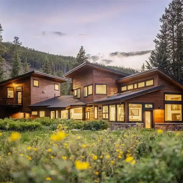 RARE BLUE RIVER RETREAT