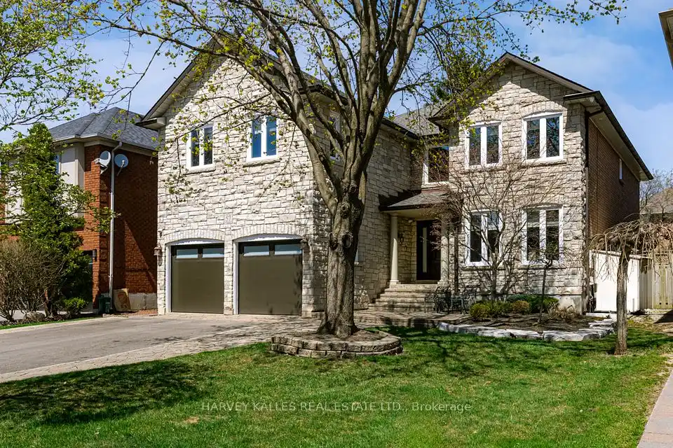 Exquisite Family Home in Gorgeous Georgian Bay Stone