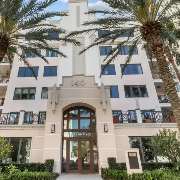 RARE CORNER RESIDENCE IN ROWLAND PLACE