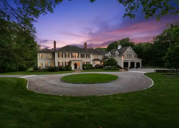 ELEGANT 7.4-ACRE ESTATE ABUTTING HALE RESERVATION
