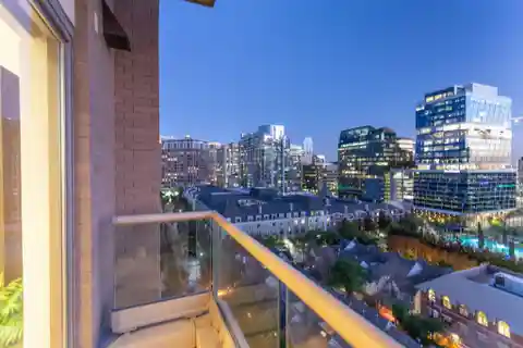 Pristine Residence in the Sought-After Stoneleigh