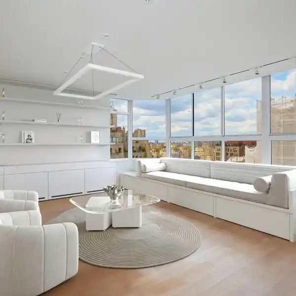 MINT TWO BEDROOM CONDO OFF PARK AVENUE