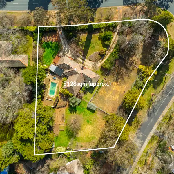 TIMELESS ELEGANT RED BRICK FORREST HOME