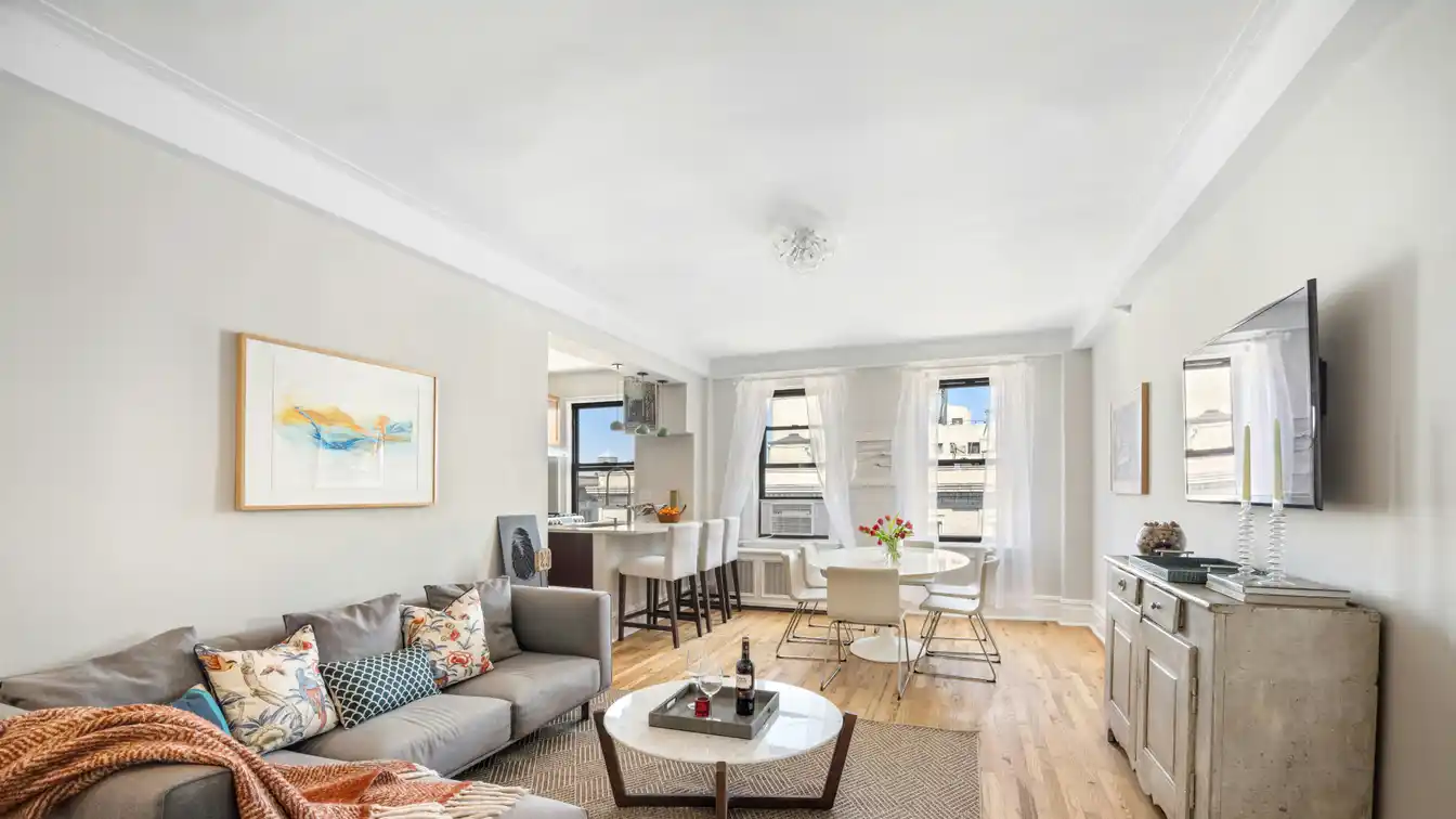 Renovated Top-floor Corner Home