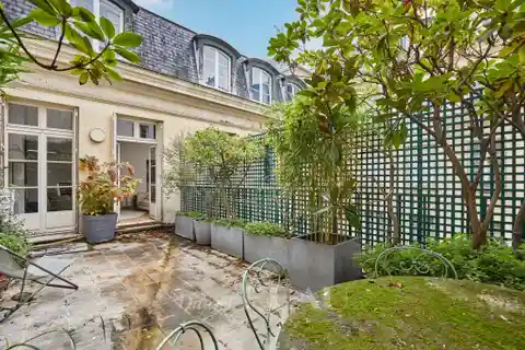 Peaceful Apartment in a Period Building