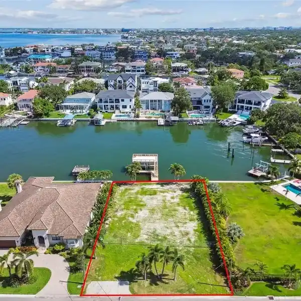 PRIME SUNSET PARK ISLES WATERFRONT LOT