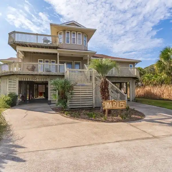 CUSTOM-BUILT EDISTO BEACH HOME