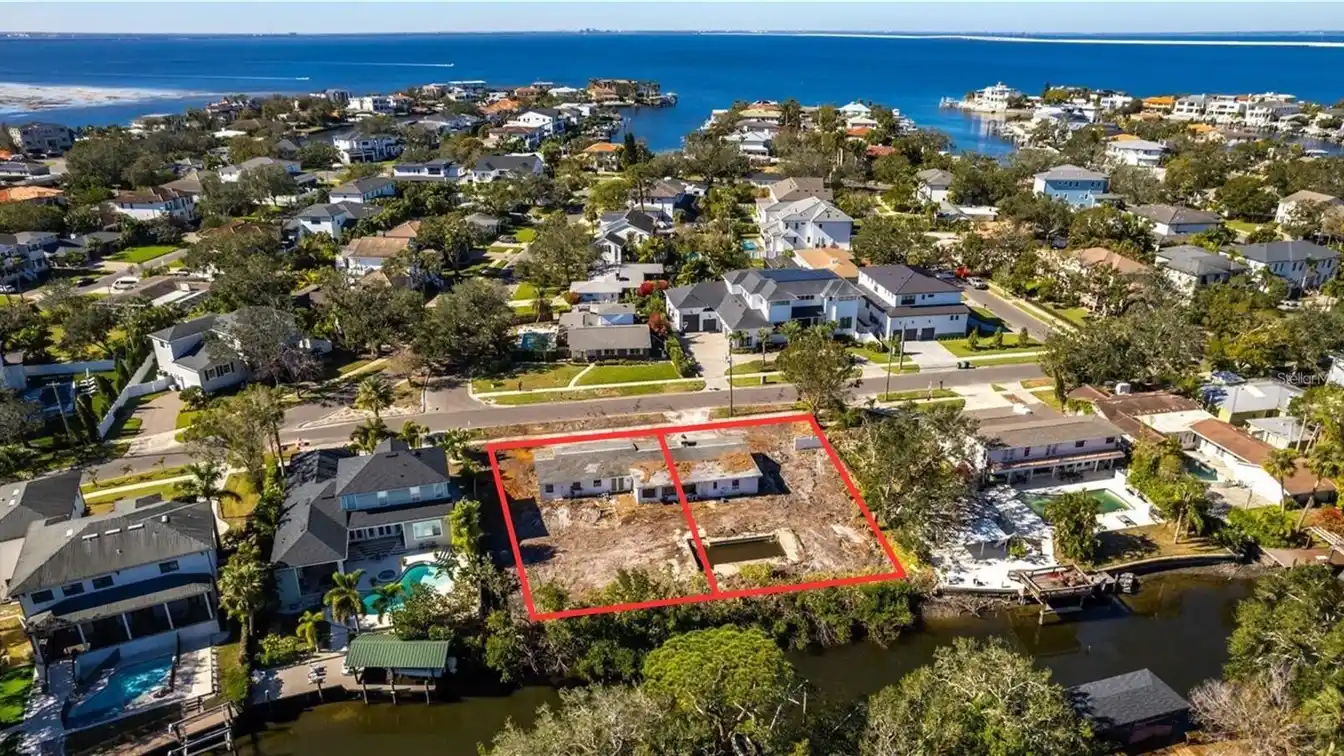 Oversized Double Lot on the Water