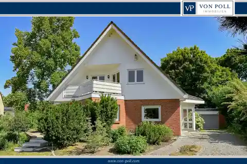 A Well-Kept Detached House with a Large Plot and Upscale Furnishings