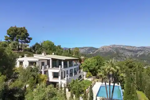 An Exceptional Villa with Panoramic Views