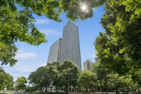 Gold Coast Elegance with Unrivaled Vistas