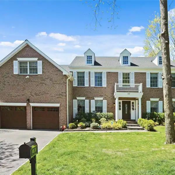 METICULOUSLY MAINTAINED COLONIAL WITH UPDATES