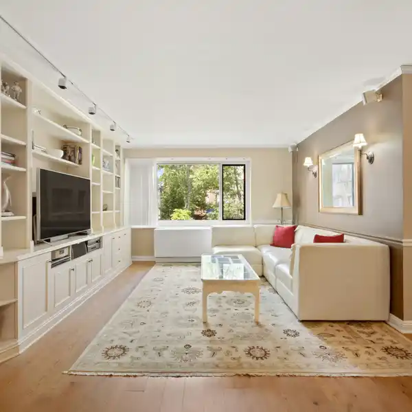 BEAUTIFULLY APPOINTED APARTMENT IN THE CENTRA CONDOMINIUM