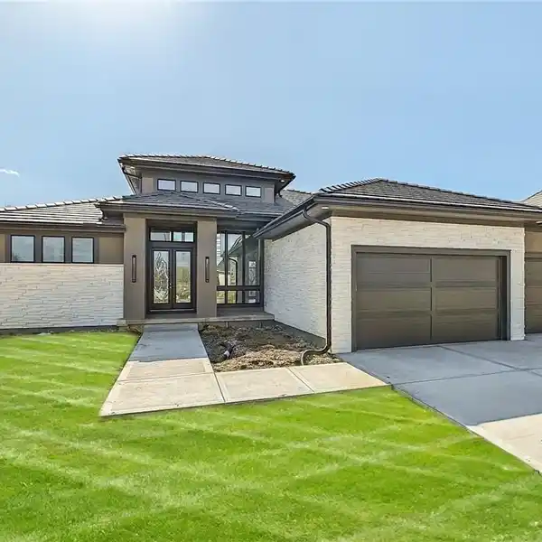 AWARD-WINNING RIDGEWOOD GALLERY REVERSE PLAN