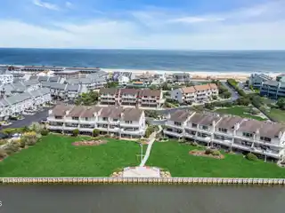 Exceptional Townhouse in Ocean Reef