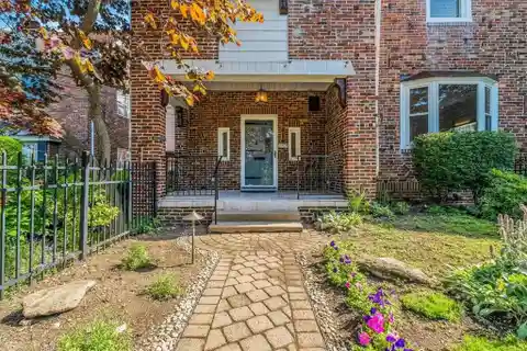 Light-filled Beauty in the Heart of Squirrel Hill