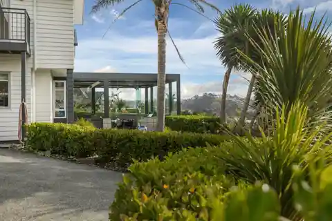 Alfresco Perfection in Prime Waimauku Location