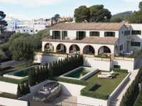 PRECIOSA VILLA CON PISCINA JUNTO AL MAR