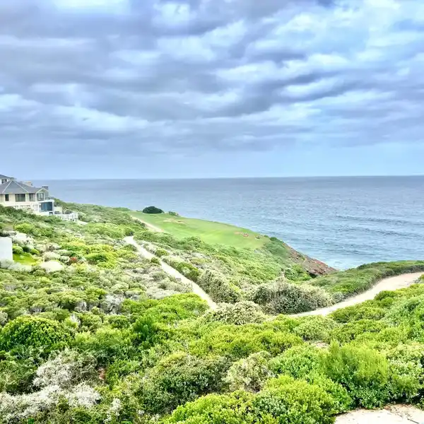 BRAND NEW ULTRA-MODERN HOME IN THE RENOWNED PINNACLE POINT GOLF ESTATE