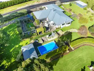 Modernized Grandeur for the Historical Connoisseur