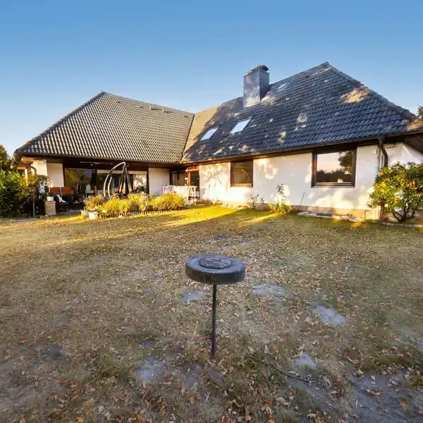 ELEGANT VILLA IN A SOUGHT-AFTER LOCATION IN THE HANOVER REGION