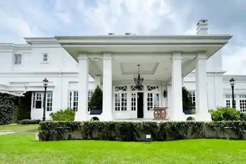 Los Yoses White House