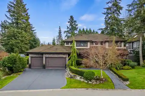 Luxurious Elgin Estate Home