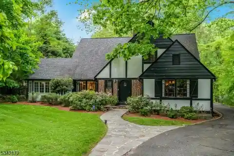 Custom Colonial in Amazing Location