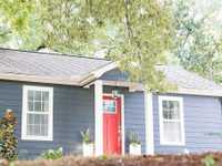 UPDATED HOME CLOSE TO THE SQUARE