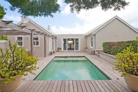 Modern Coastal Living with Versatile Charm
