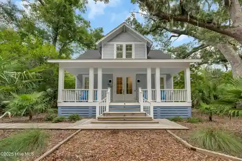 Elegant Retreat Beside the Maritime Forest