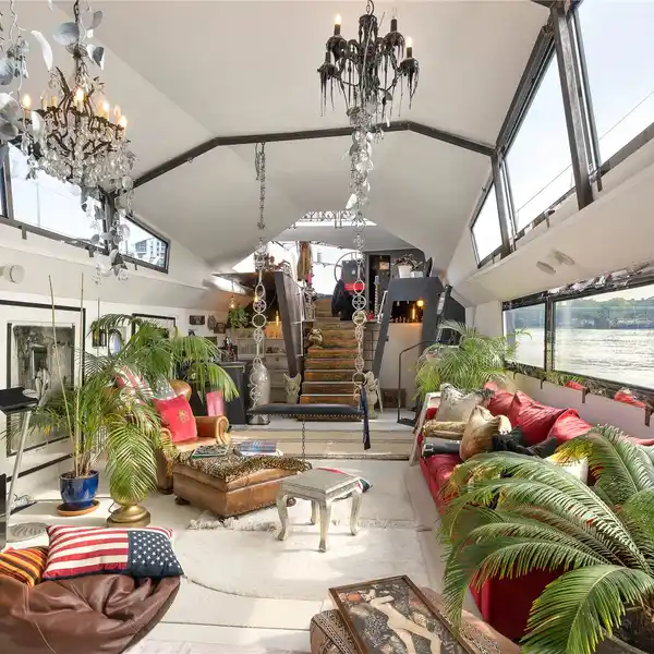 UNIQUE AND STRIKING HOUSEBOAT