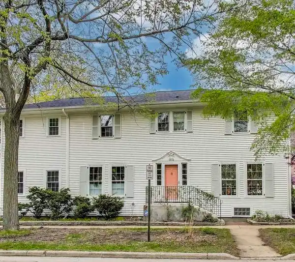 GRACIOUS UPDATED COLONIAL