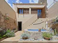 TOWNHOUSE WITH POOL AND GARAGE, A FEW METERS FROM THE CENTER OF SANTA MARIA DEL CAMí