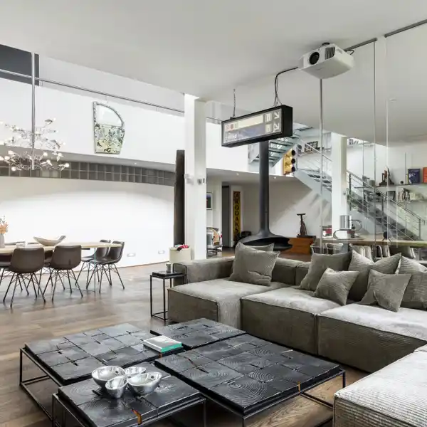 STUNNING DUPLEX WITH CATHEDRAL CEILINGS