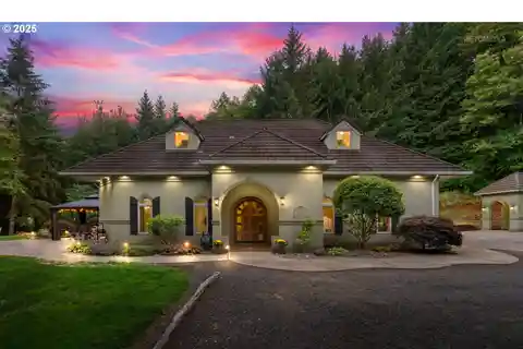 Private Tuscan-Inspired Retreat