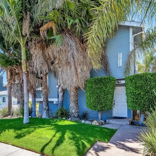 SPACIOUS TOWNHOME WITH TWO BALCONIES