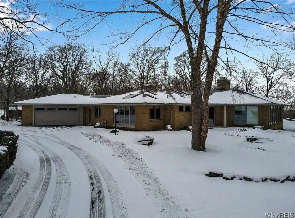 Exquisite Frank Lloyd Wright Style Home