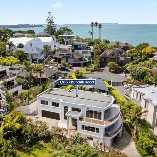 PRIME OPPORTUNITY IN PRESTIGIOUS CLIFFTOP LOCATION