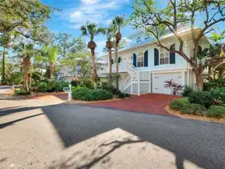 Charming and Elegant Florida Tropical Home
