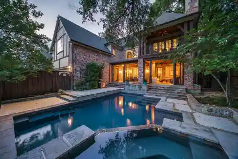 Timeless Architecture with a Desirable Modern Layout