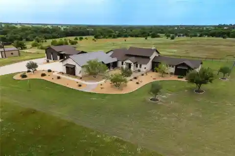Hilltop Luxury on Ten Private Acres