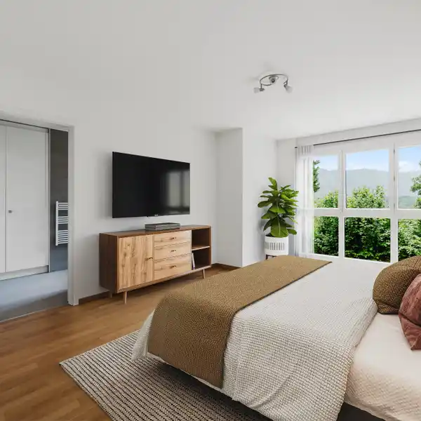 LUXURY TOWNHOME WITH LUSH SURROUNDS