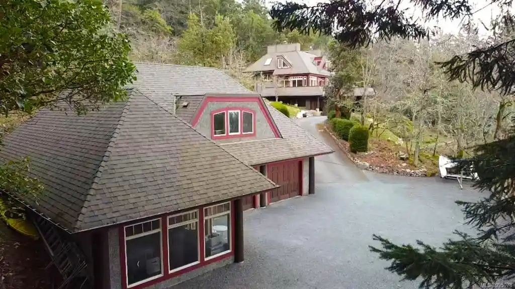 Private Central Saanich Estate